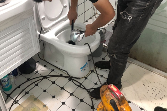 左贡疏通下水道